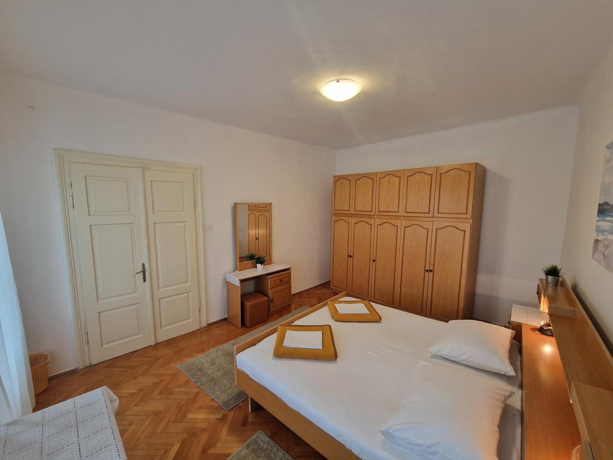 Apartments And Rooms Mazuranic Novi Vinodolski Buitenkant foto